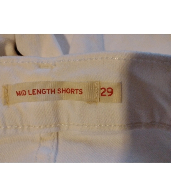 Levi's Mid-Length Shorts Cuffed White Stretch Women's Size 29 New w/Tags - Picture 4 of 6